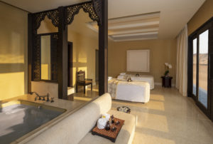 Qasr_Al_Sarab_Desert_Resort_by_Anantara_Spa_Treatment_Rooms_Jacuzzi