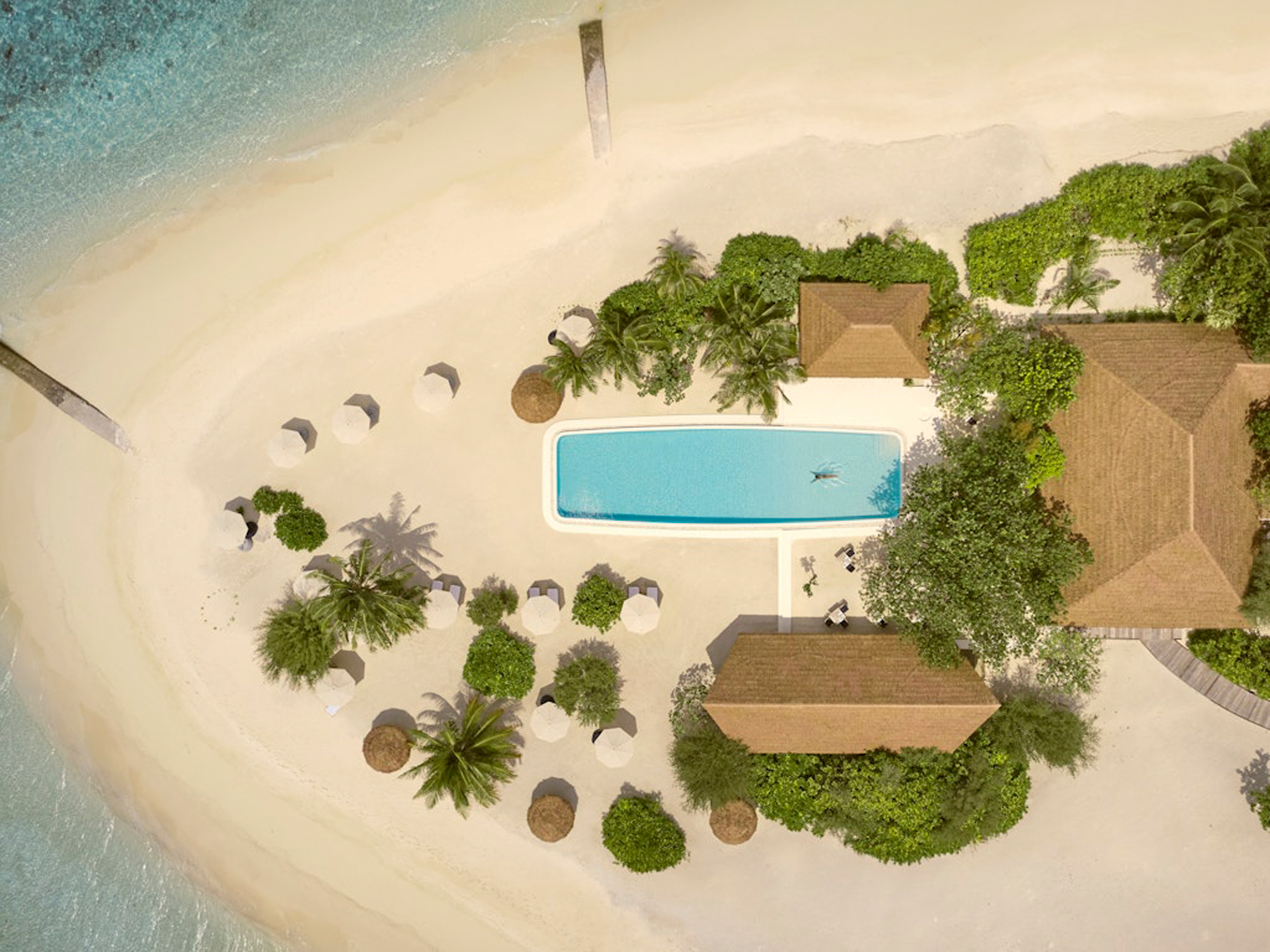 Aerial_Poolside_Medium